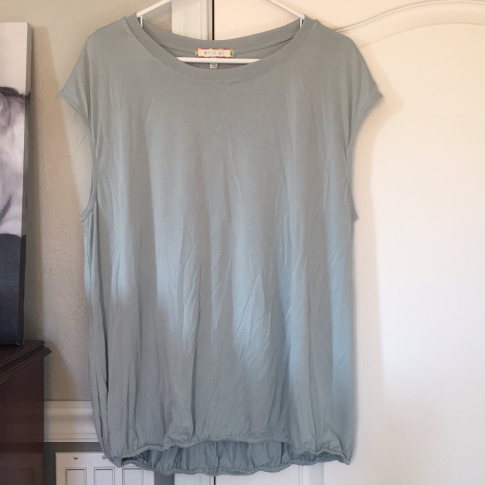 •Grey Eri+Ali Cap Sleeve Top•